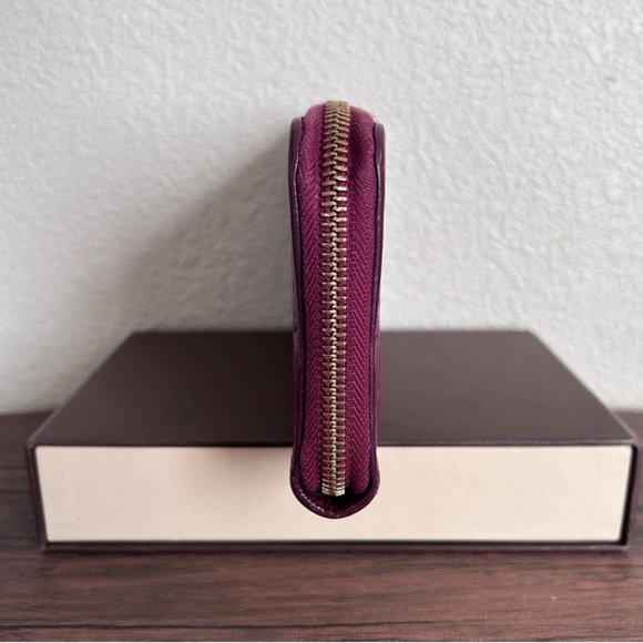 LOUIS VUITTON Monogram Empreinte Leather Zippy Organizer Wallet 7.6”L x 1”W x4”H - Picture 4 of 11